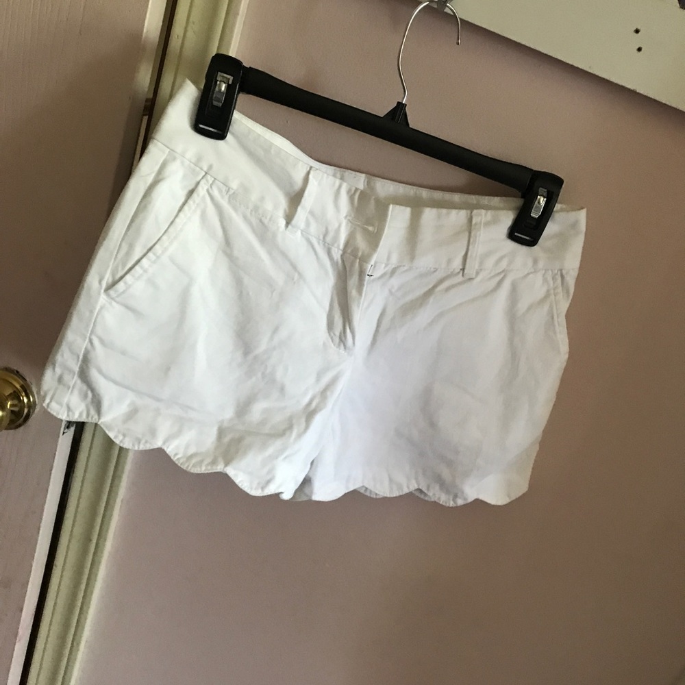 white scalloped bottom shorts